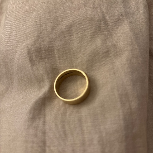 Gold Ring - Picture 1 of 1